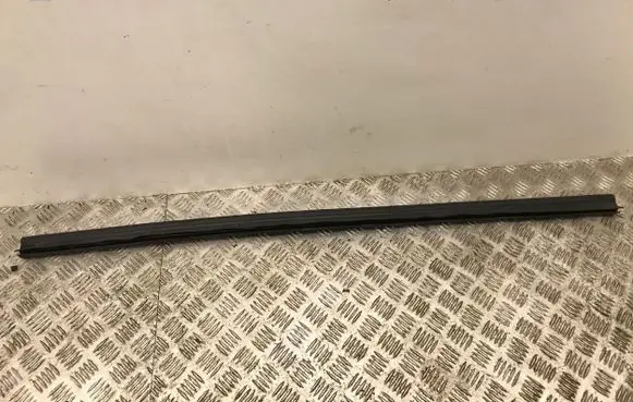 Audi A5 8T 8F Engine compartment rubber 8T0823723B