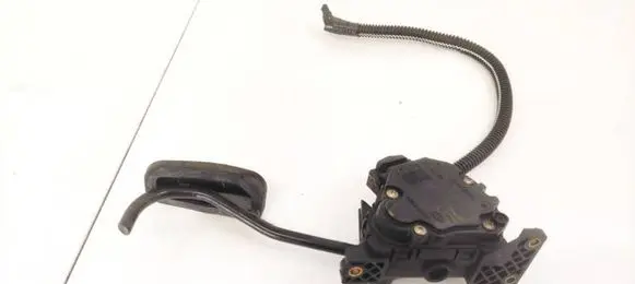 Volvo S70 V70 V70 XC Accelerator throttle pedal 9447135 9447136