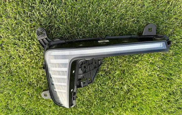 Audi Q7 4M LED Daytime headlight 10701020000R 4M0941056