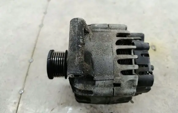 Peugeot 308 Generator/alternator V757651380