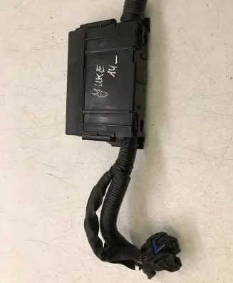Nissan Juke I F15 Fuse module 7154722330