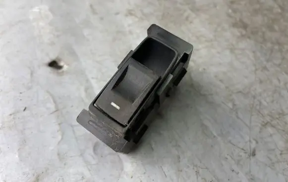 Jeep Grand Cherokee (WK) Electric window control switch P04602743AA