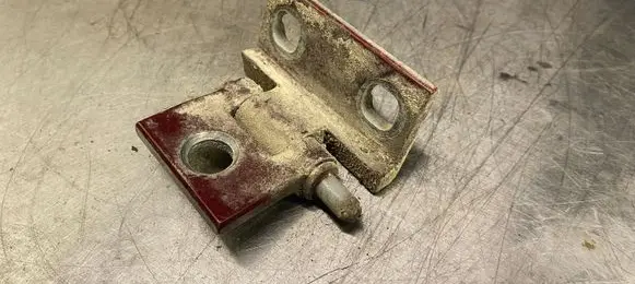 Volvo S80 Rear door lower hinge