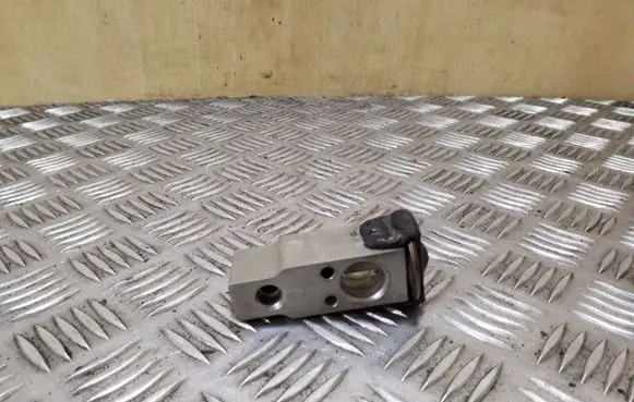 Toyota Corolla Verso E121 Air conditioning (A/C) expansion valve 