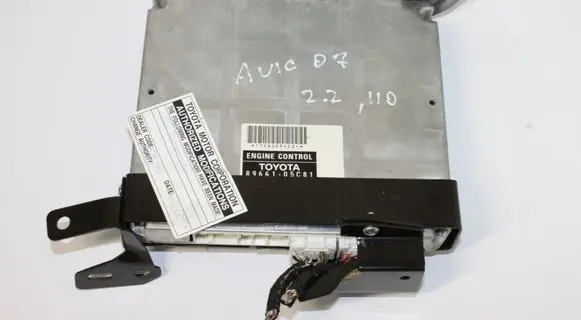 Toyota Avensis T250 Engine control unit/module 8966105C81