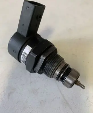 BMW 5 E60 E61 Fuel pressure sensor 0281002481 250703 10898469