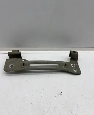 Audi Q7 4M Fender mounting bracket 4M0821432