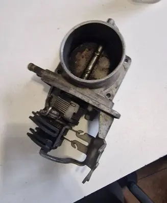 BMW 5 E39 Throttle valve 1433385