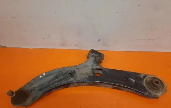 Suzuki Swift I Front control arm 299318534