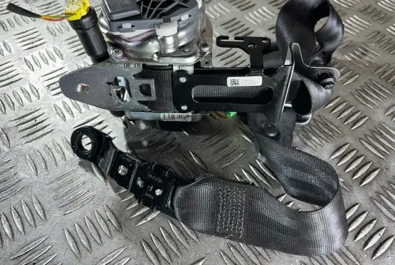 Volvo V60 Front seatbelt 616155700