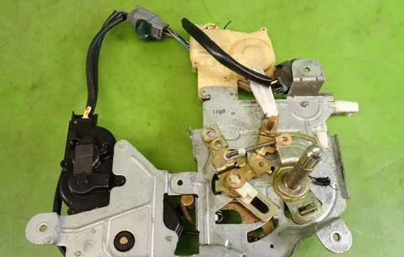 Honda Odyssey Rear door lock