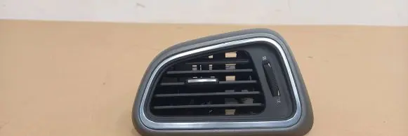 Renault Kadjar Dashboard side air vent grill/cover trim 00189099 00189100