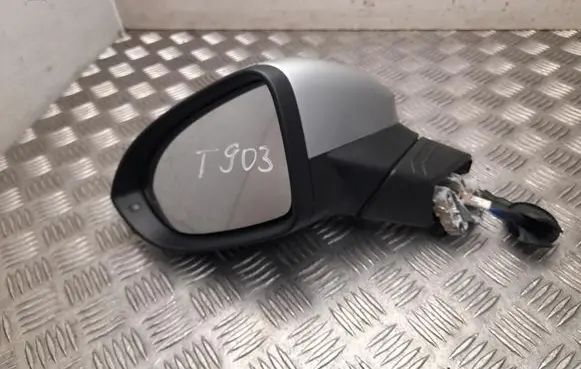 Volkswagen ID.3 Front door electric wing mirror E1041551