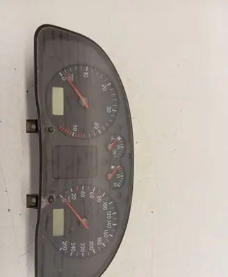 Volkswagen PASSAT B5.5 Speedometer (instrument cluster) 3B0920802A 108960045