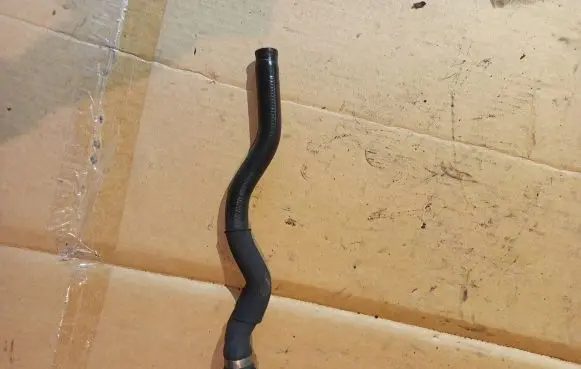 BMW 5 E39 Engine coolant pipe/hose 8378953