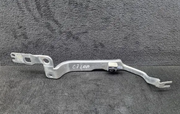 Headlight/headlamp mounting bracket