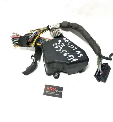 Volkswagen PASSAT B5 Fuse module 4816132 25356139