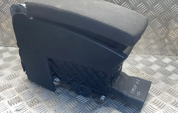 Volkswagen PASSAT B6 Armrest 3C0864207M 1141177