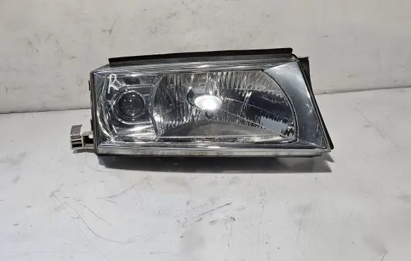 Skoda Octavia Mk2 (1Z) Headlight/headlamp 1U1941016L