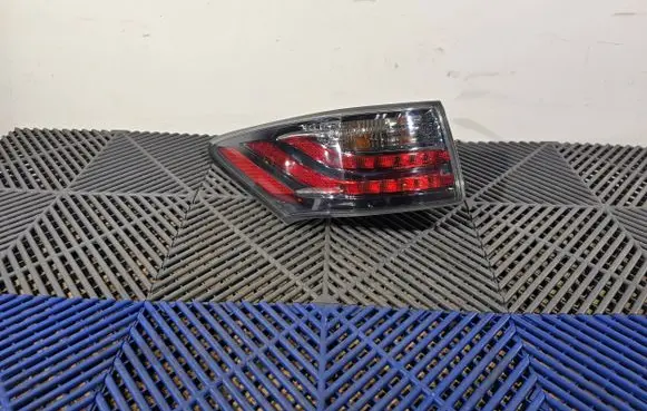 Lexus CT 200H Rear/tail lights 0213043