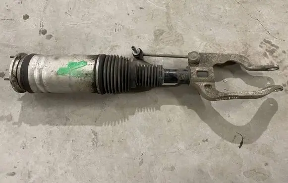 Land Rover Range Rover Sport L494 Air suspension front shock absorber 22274830 DPLA3C286BE
