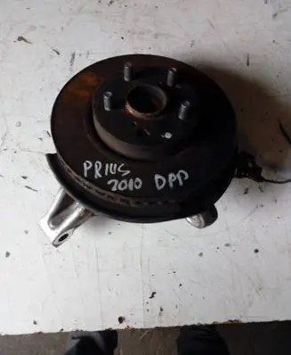 Toyota Prius (XW30) Front wheel hub spindle knuckle