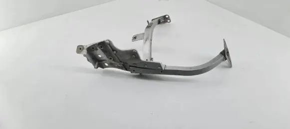 Audi A8 S8 D4 4H Fender mounting bracket 4H0821233 4H0821395 4H0821135C