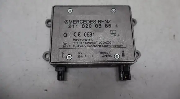 Mercedes-Benz CLS C219 Aerial antenna amplifier 2118200885