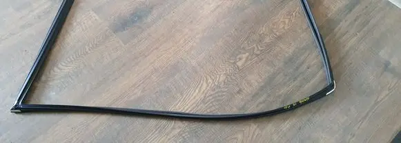 Hyundai Ioniq Rubber seal front door window/glass 