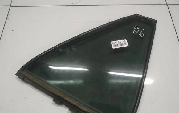 Rear vent window glass