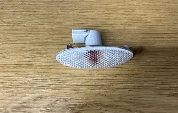 Toyota Auris 150 Front fender indicator light 8173002080