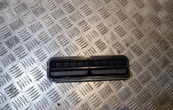 Mercedes-Benz E W212 Quarter panel pressure vent A2128300242