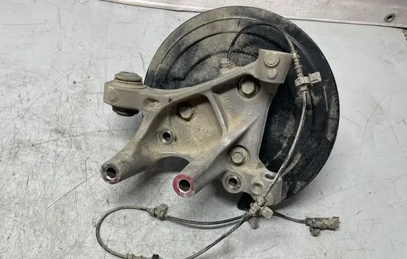 Opel Insignia B Rear wheel hub spindle/knuckle 84454535