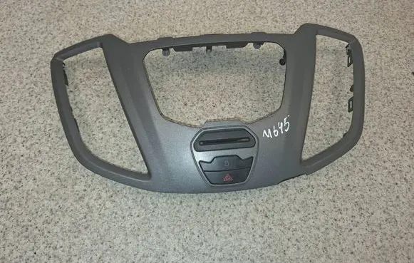 Ford Transit Radio/GPS head unit trim V047A04A BK31V047A04A