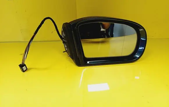 Mercedes-Benz C W203 Front door electric wing mirror 413133418