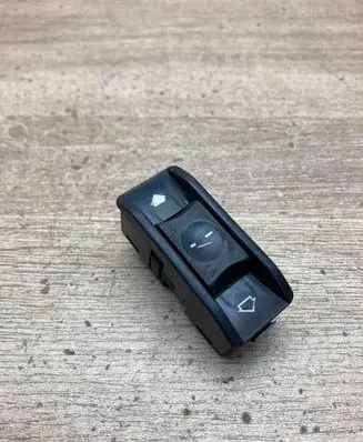 BMW 5 E39 Sunroof switch 8352182