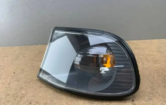 BMW 3 E46 Front indicator light 63136911941 63136924951 6911941