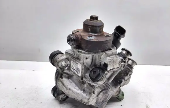Volvo V60 Fuel injection high pressure pump 31272896 0445010618