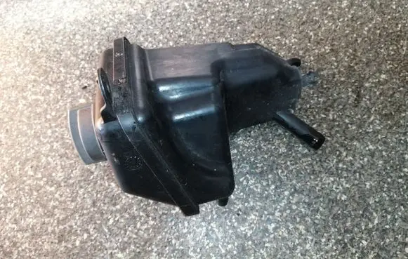 Audi A8 S8 D3 4E Power steering fluid tank/reservoir 4E0422373N