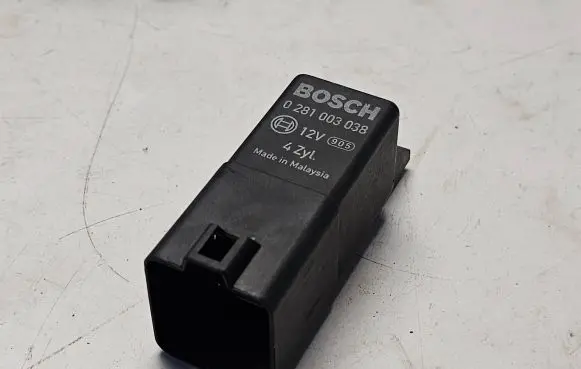 Glow plug pre-heat relay