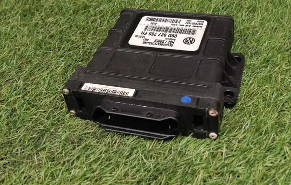 Audi Q7 4L Gearbox control unit/module 09D927750FH