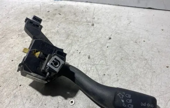 Audi A3 S3 8P Indicator stalk 8P0953513E 10002271 00227113363358