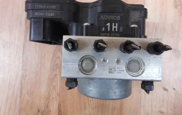 Lexus ES 250 - 300 - 330 ABS Pump 4451033190