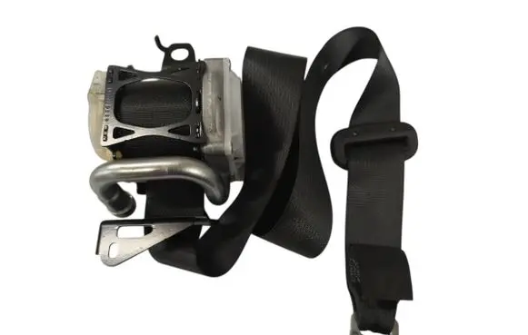 Toyota Camry VIII XV70 Rear seatbelt