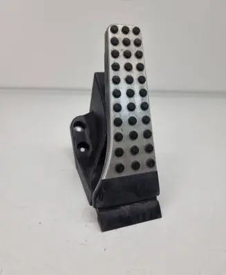 Mercedes-Benz GLC C253 Accelerator throttle pedal A2533000104