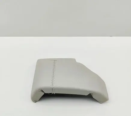 Dashboard glove box trim