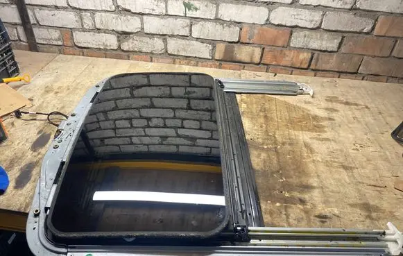 Mercedes-Benz GL X164 Sunroof set A2517801029 40670183