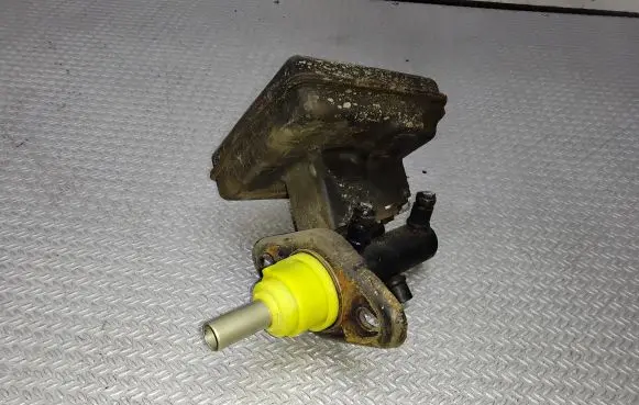 Land Rover Discovery Master brake cylinder
