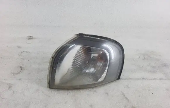 Volvo S80 Front indicator light 88204388
