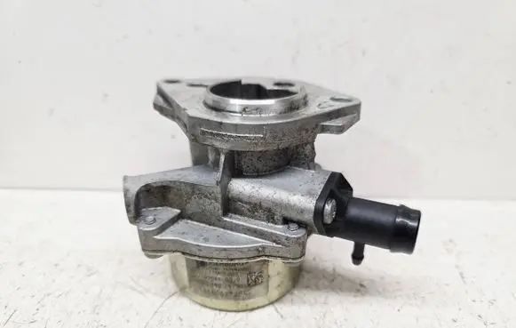 Nissan Qashqai Vacuum pump 1465000Q2C 146505272R